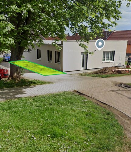 Parkoviště za ambulancí – pohled z ulice